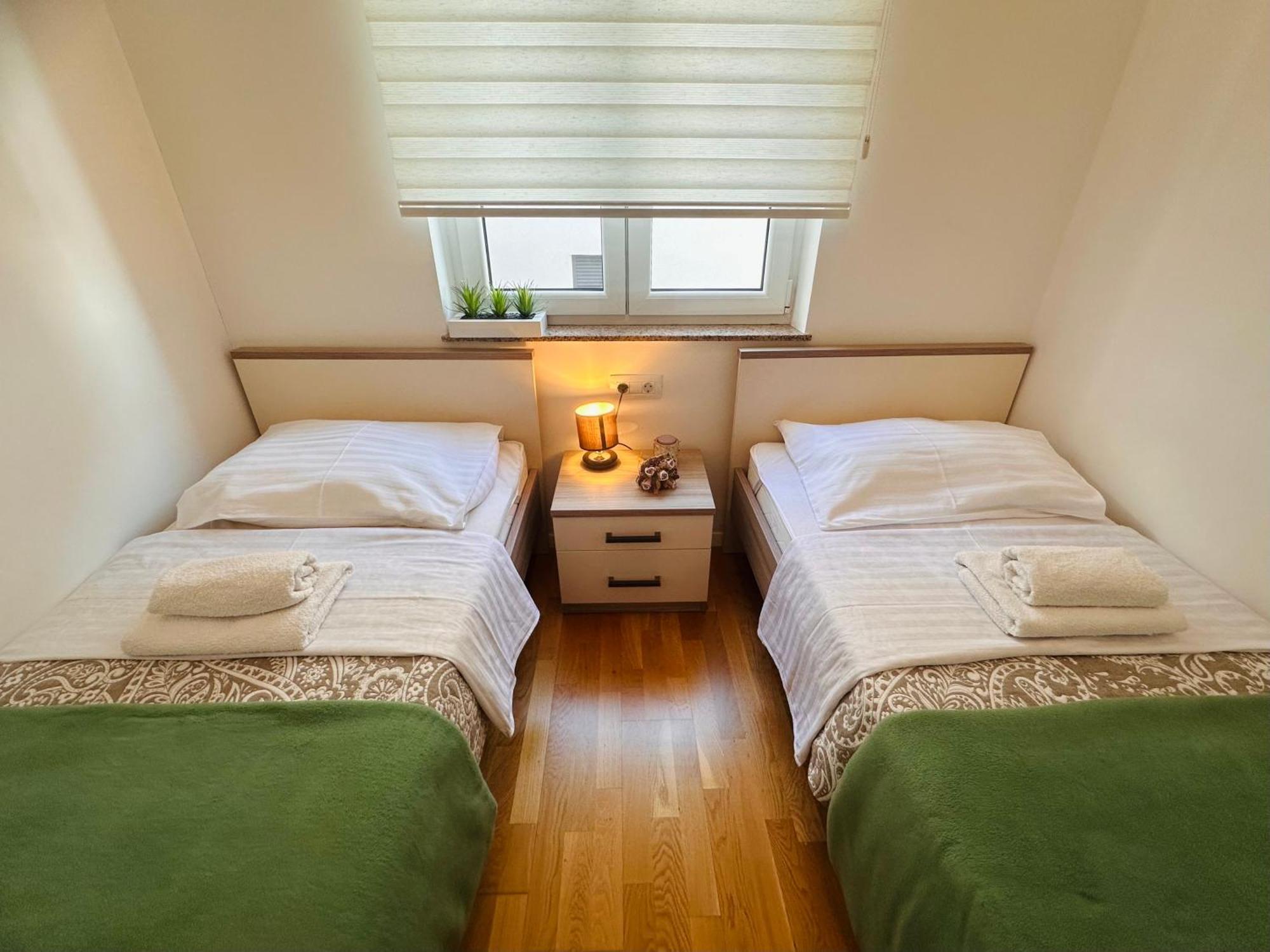 Apartments Maslina & Pinija Цриквеница Экстерьер фото