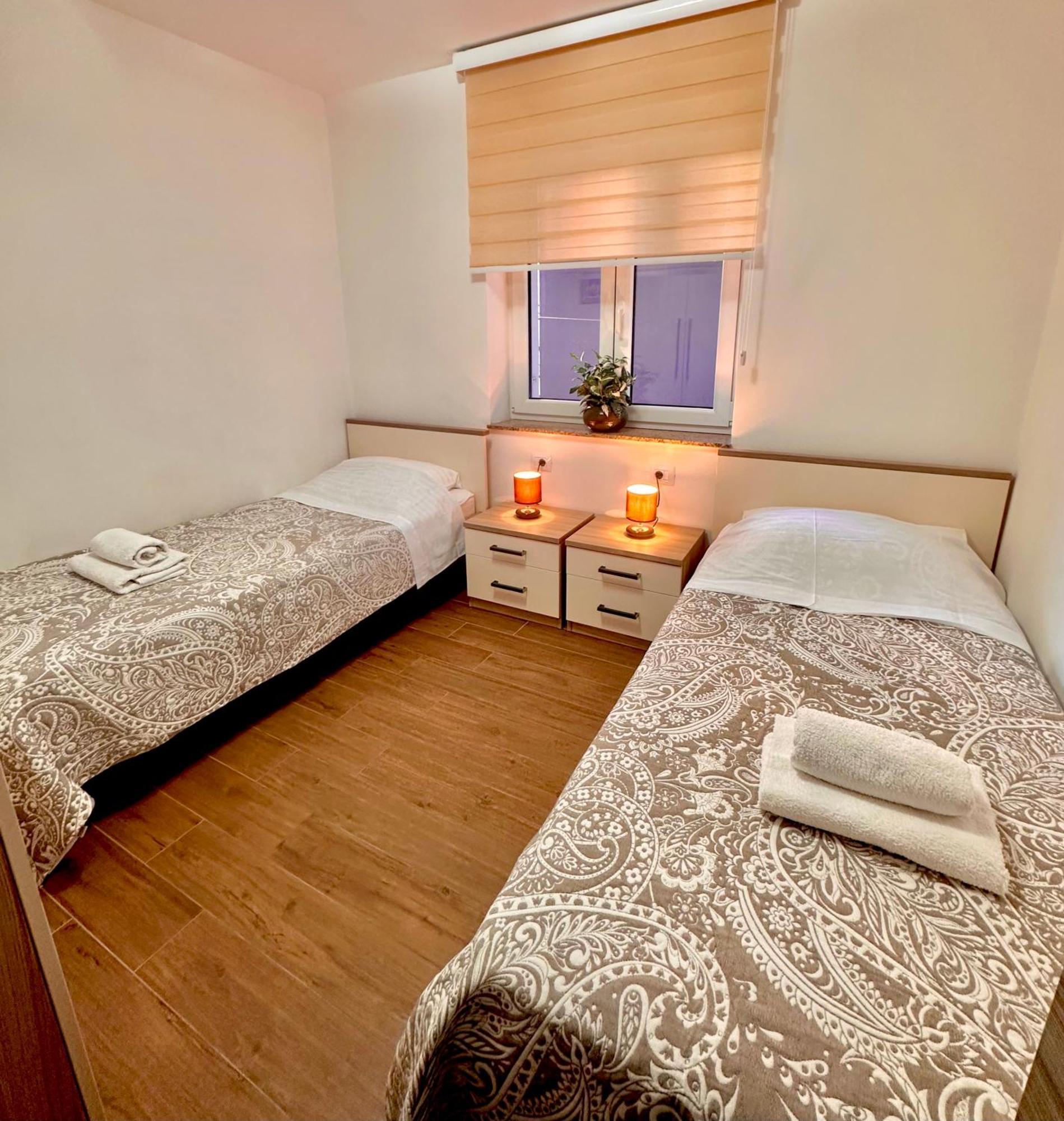 Apartments Maslina & Pinija Цриквеница Экстерьер фото